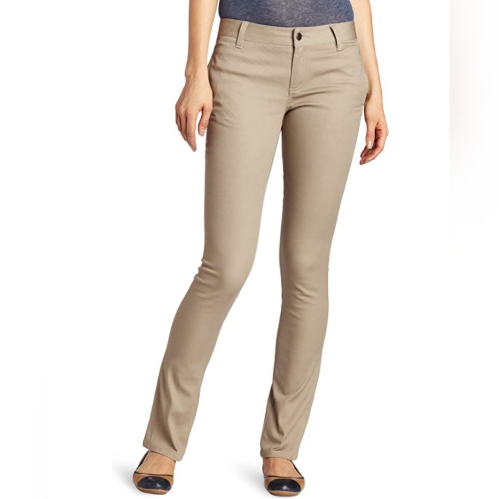 NWT Lee Juniors Low Rise Khaki Uniform Pants Size 9 👖